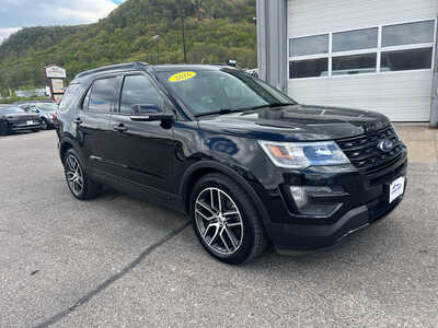 2016 Ford Explorer, $15998. Photo 3