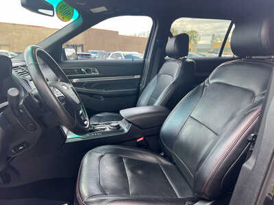 2016 Ford Explorer, $15998. Photo 7