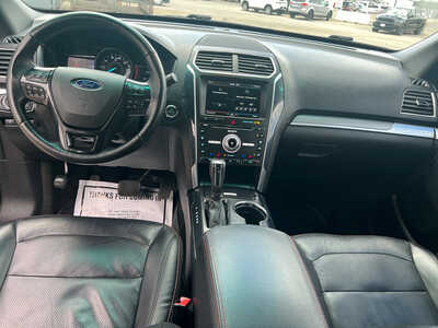 2016 Ford Explorer, $15998. Photo 9