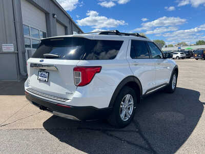 2022 Ford Explorer, $21000. Photo 4