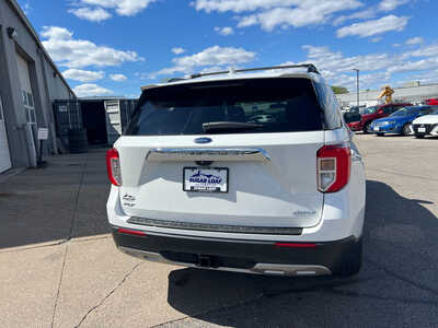 2022 Ford Explorer, $21000. Photo 5