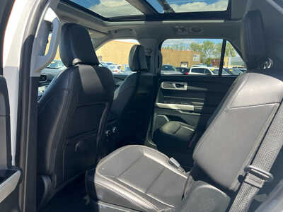 2022 Ford Explorer, $21000. Photo 8