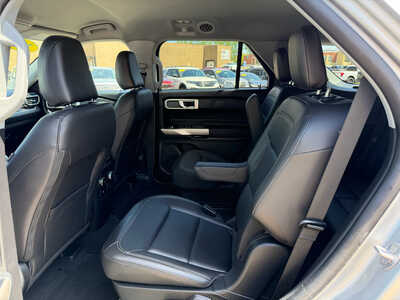 2023 Ford Explorer, $35995. Photo 8