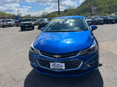 2018 Chevrolet Cruze, $10998. Photo 2