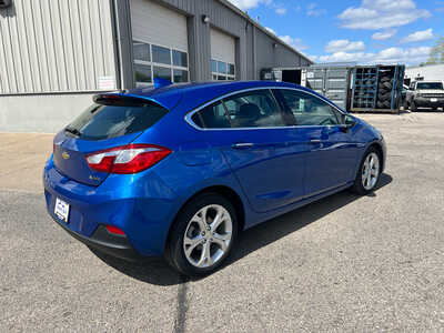 2018 Chevrolet Cruze, $10998. Photo 4