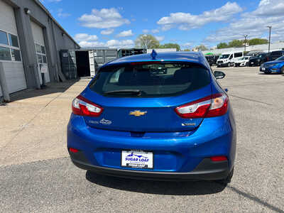2018 Chevrolet Cruze, $10998. Photo 5