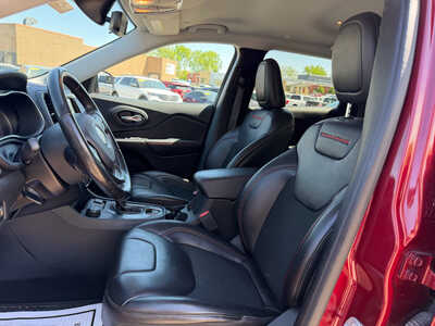 2020 Jeep Cherokee, $23500. Photo 8