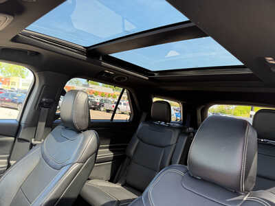 2020 Ford Explorer, $28500. Photo 12