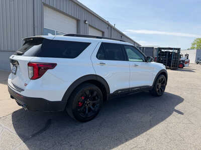 2020 Ford Explorer, $28500. Photo 4