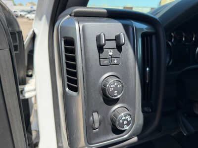 2016 Chevrolet 1500 Crew Cab, $16500. Photo 10