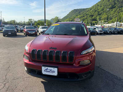 2017 Jeep Cherokee, $9998. Photo 2