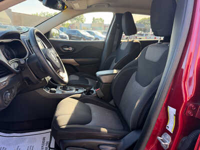 2017 Jeep Cherokee, $9998. Photo 7