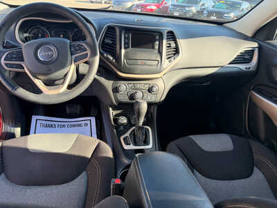 2017 Jeep Cherokee, $9998. Photo 9