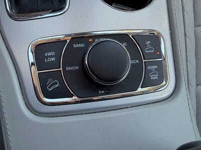 2019 Jeep Grand Cherokee, $29995. Photo 11