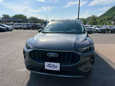 2024 Ford Escape, $24995. Photo 2