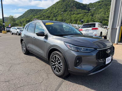 2024 Ford Escape, $24995. Photo 3