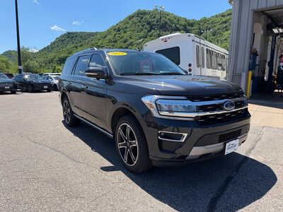 2023 Ford Expedition, $50649. Photo 3