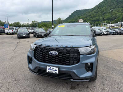2025 Ford Explorer, $43345. Photo 2