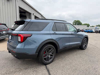 2025 Ford Explorer, $43345. Photo 4