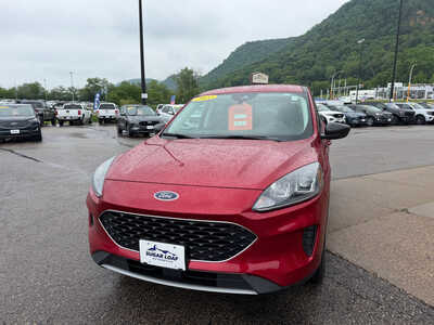 2022 Ford Escape, $19995. Photo 2