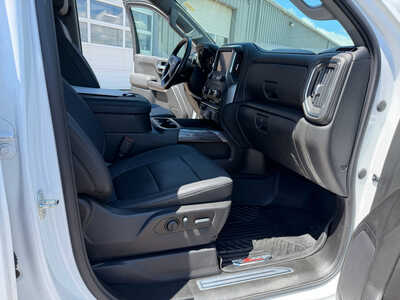 2022 Chevrolet 1500 Crew Cab, $42150. Photo 10