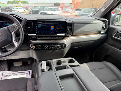2024 Chevrolet 1500 Crew Cab, $41150. Photo 10