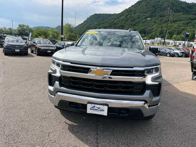2024 Chevrolet 1500 Crew Cab, $41150. Photo 2