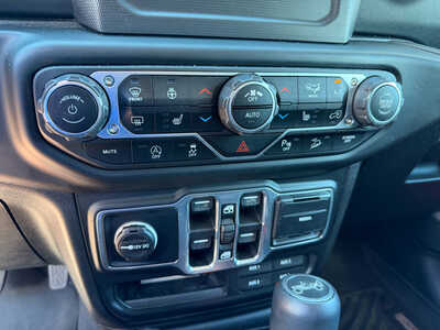 2018 Jeep Wrangler Unlimited, $28150. Photo 11