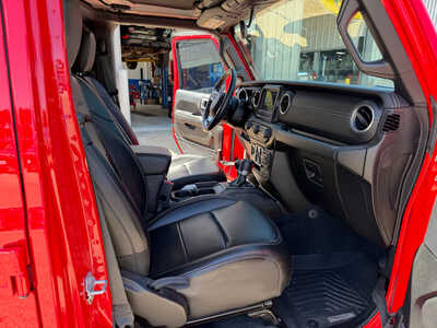 2018 Jeep Wrangler Unlimited, $28150. Photo 9