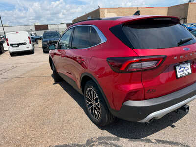 2025 Ford Escape, $26595. Photo 6