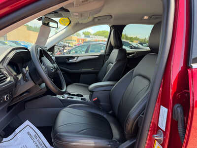 2025 Ford Escape, $26595. Photo 7