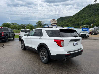 2021 Ford Explorer, $25995. Photo 4