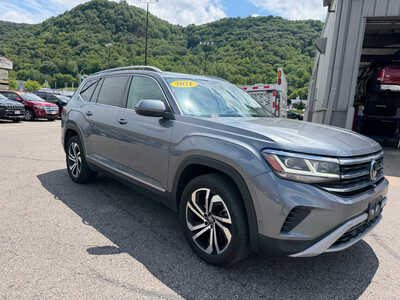 2021 Volkswagen Atlas, $19649. Photo 3
