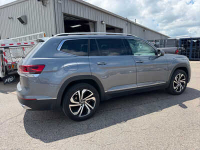 2021 Volkswagen Atlas, $19649. Photo 4