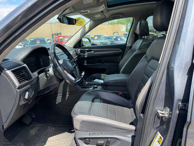 2021 Volkswagen Atlas, $19649. Photo 7