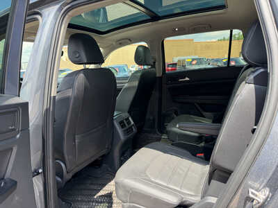 2021 Volkswagen Atlas, $19649. Photo 8