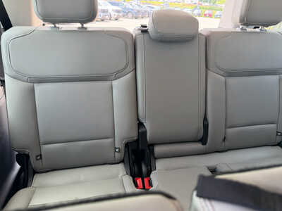 2025 Ford Expedition Max, $57995. Photo 9