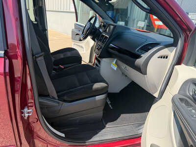 2017 Dodge Caravan, Grand, $15995. Photo 10