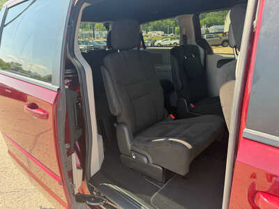 2017 Dodge Caravan, Grand, $15995. Photo 11