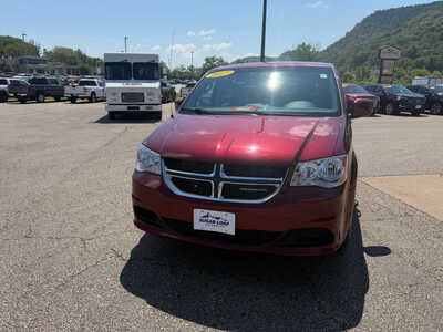 2017 Dodge Caravan, Grand, $15995. Photo 2