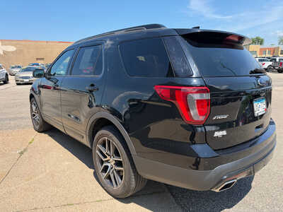 2016 Ford Explorer, $14500. Photo 4