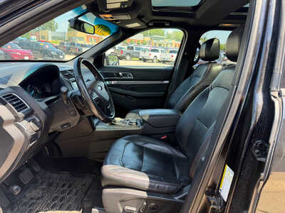2016 Ford Explorer, $14500. Photo 5