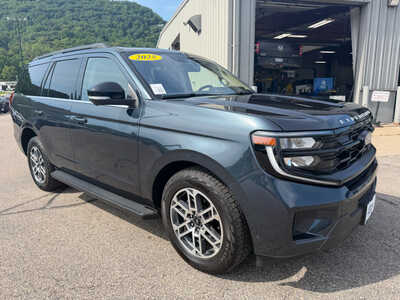 2025 Ford Expedition, $55995. Photo 3