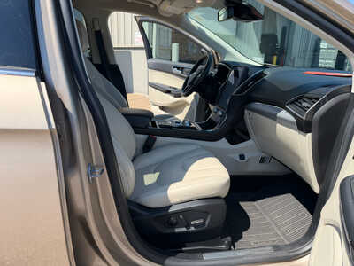 2021 Ford Edge, $24150. Photo 9