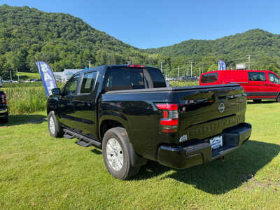 2023 Nissan Frontier, $27649. Photo 4