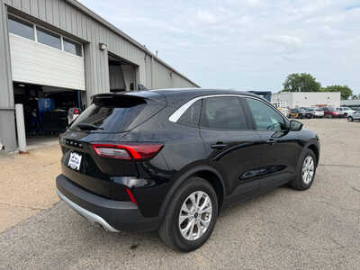 2024 Ford Escape, $21500. Photo 4