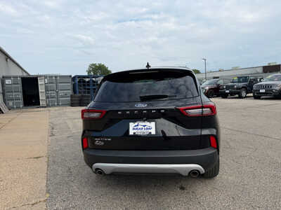 2024 Ford Escape, $21500. Photo 5