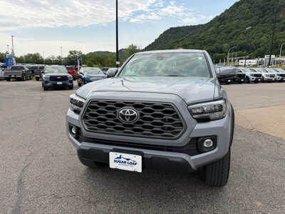 2021 Toyota Tacoma, $40150. Photo 2