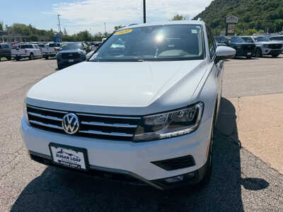 2020 Volkswagen Tiguan, $18150. Photo 2