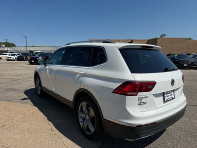 2020 Volkswagen Tiguan, $18150. Photo 6